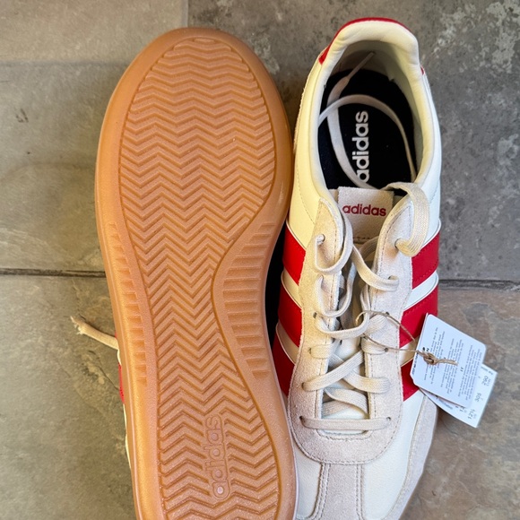 adidas White Sneakers with Red Stripes - Retro Low-Top Trainers broken lace - Picture 6 of 7